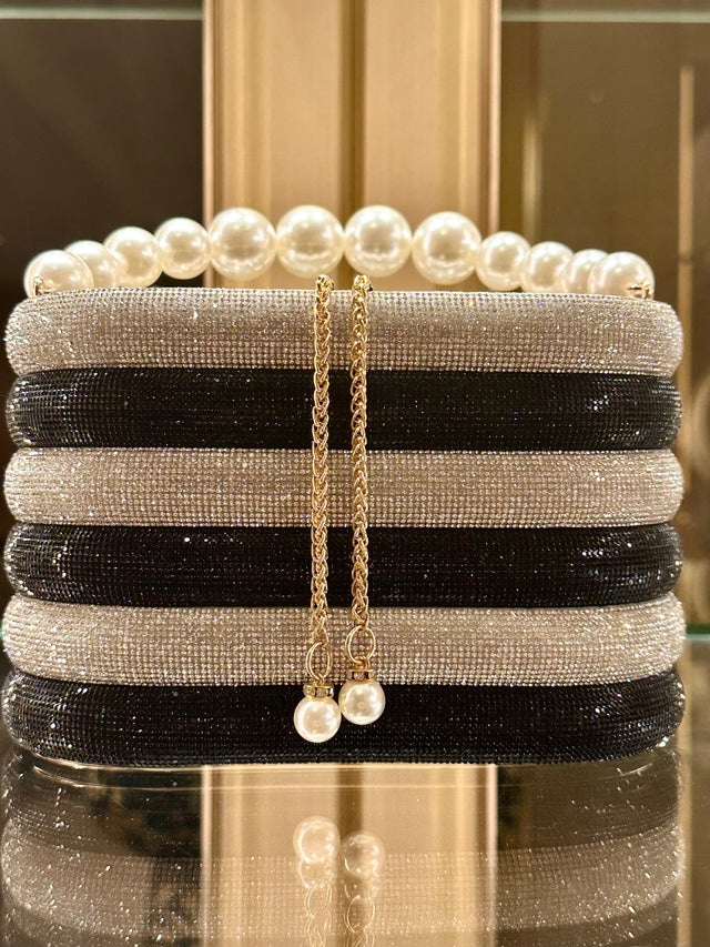 Lolita Bucket bag with Pearl handle in Black