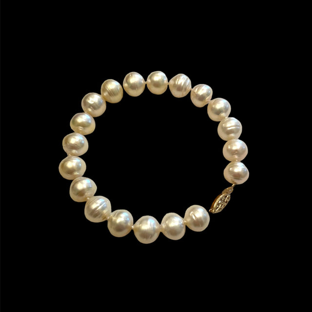 Single strand south sea pearl bracelet