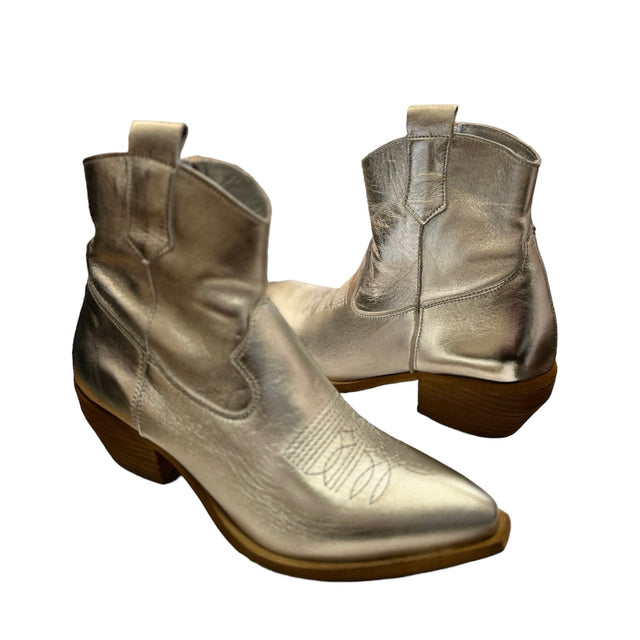 Aria Laminated Cowboy Boots in Silver