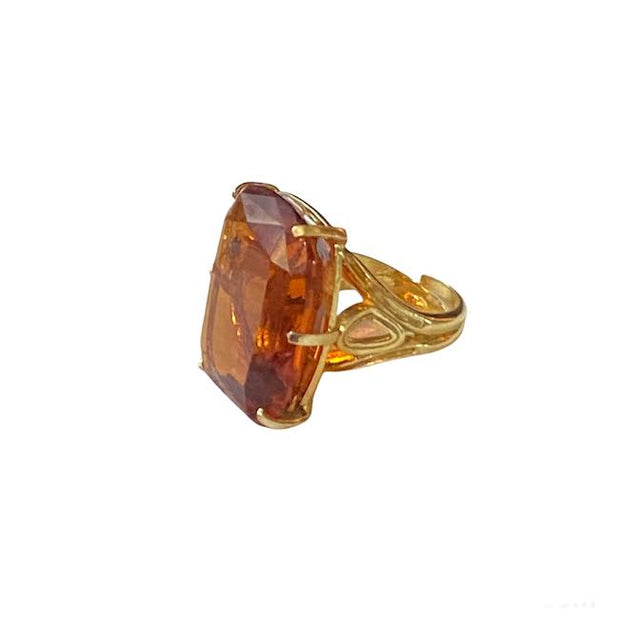 Statement Ring in Cognac