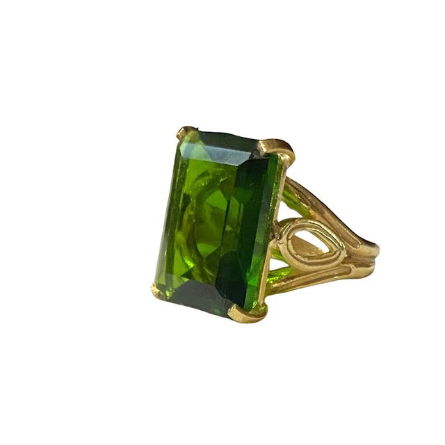Statement Ring in Emerald Green