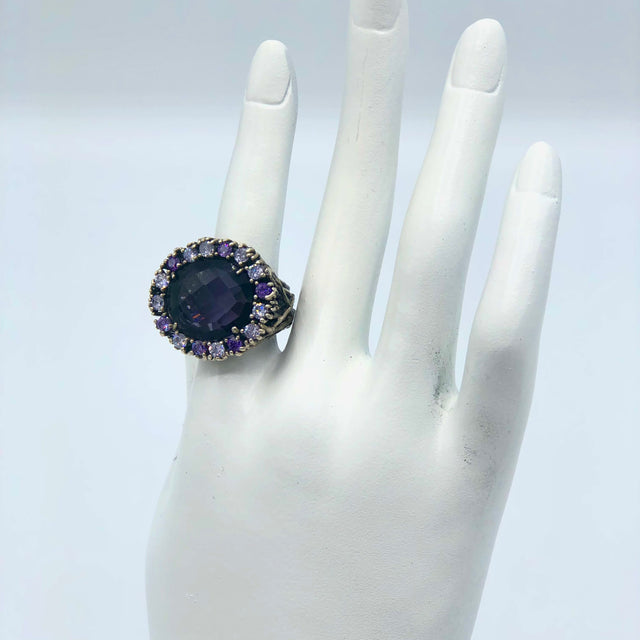 Lilac zirconia ring