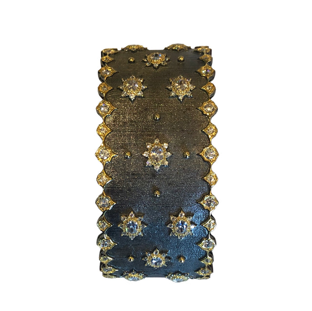 Brushed Design Bangle in Gold color