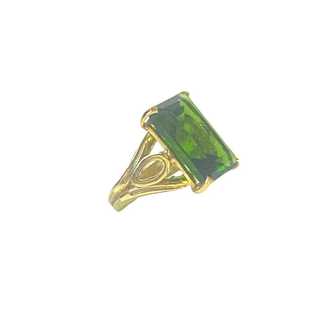 Statement Ring in Emerald Green