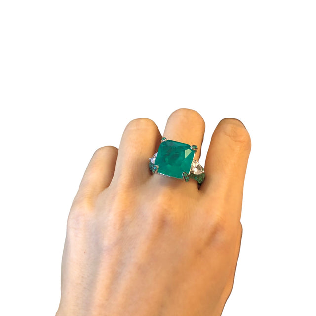 Jumbo Solitaire Ring in Emerald