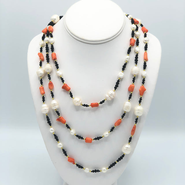 Long beaded necklace with pearl, black crystal details
