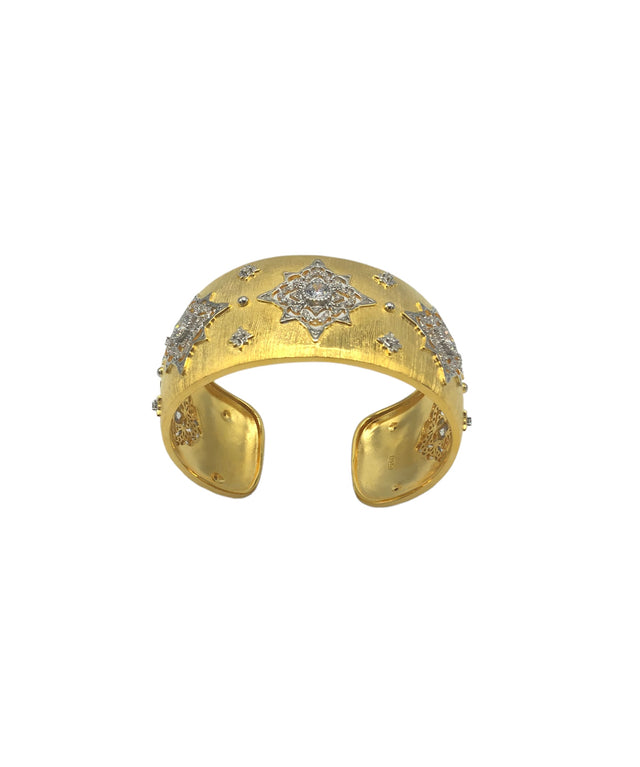Antique design cuff in gold