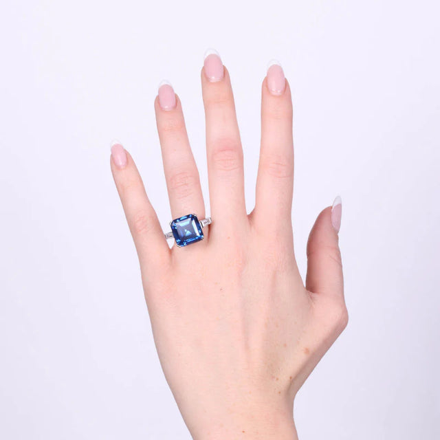 925 Sterling Silver Square Ring with Blue Zircon