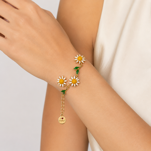 Elegant Daisy Bracelet