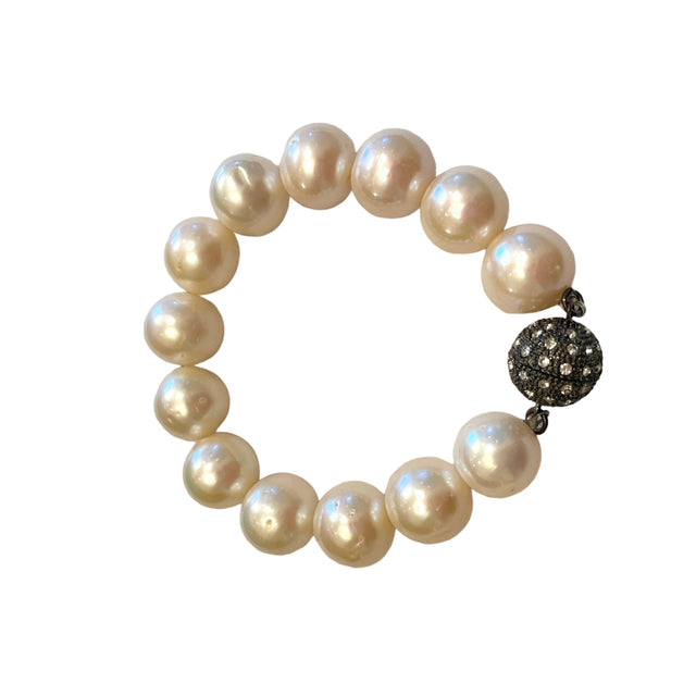 Single Strand Pearl Bracelet with crystal clasp