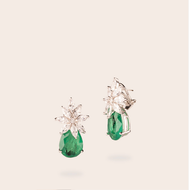 Cluster earring with colored drop