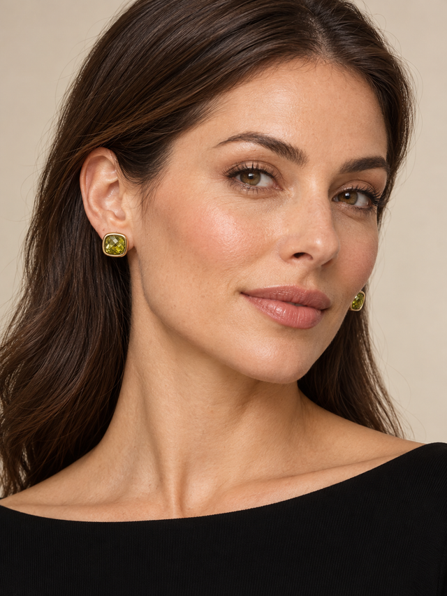 Green cushion-cut stone earring