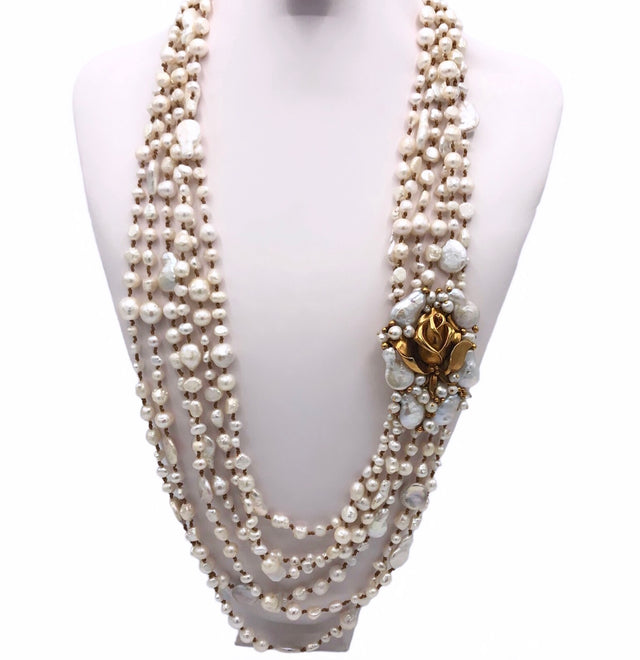 Pearl crochet necklace with brass medallion