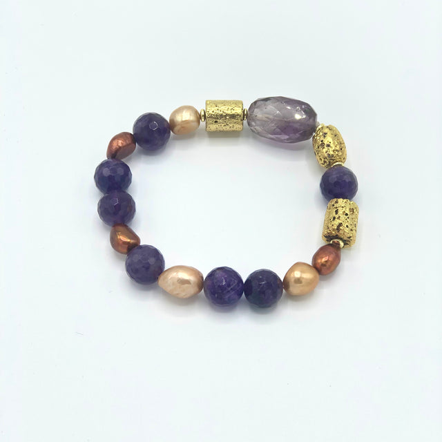Beaded bracelet with amethyst, pearls and vintage brass