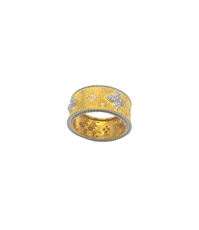 Brushed Design Ring in Gold
